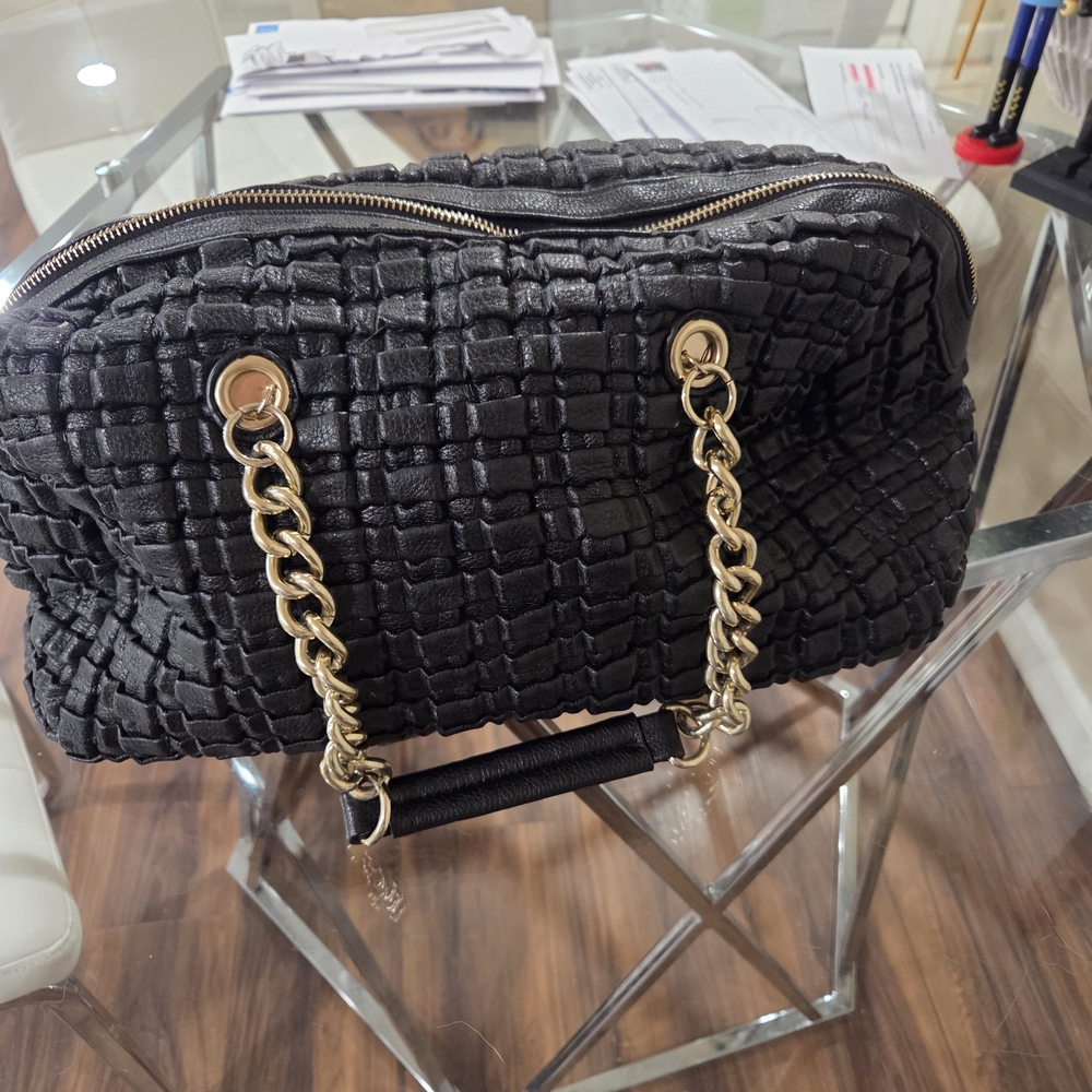 Chic Black Textured Shoulder Bag with Gold Chain
